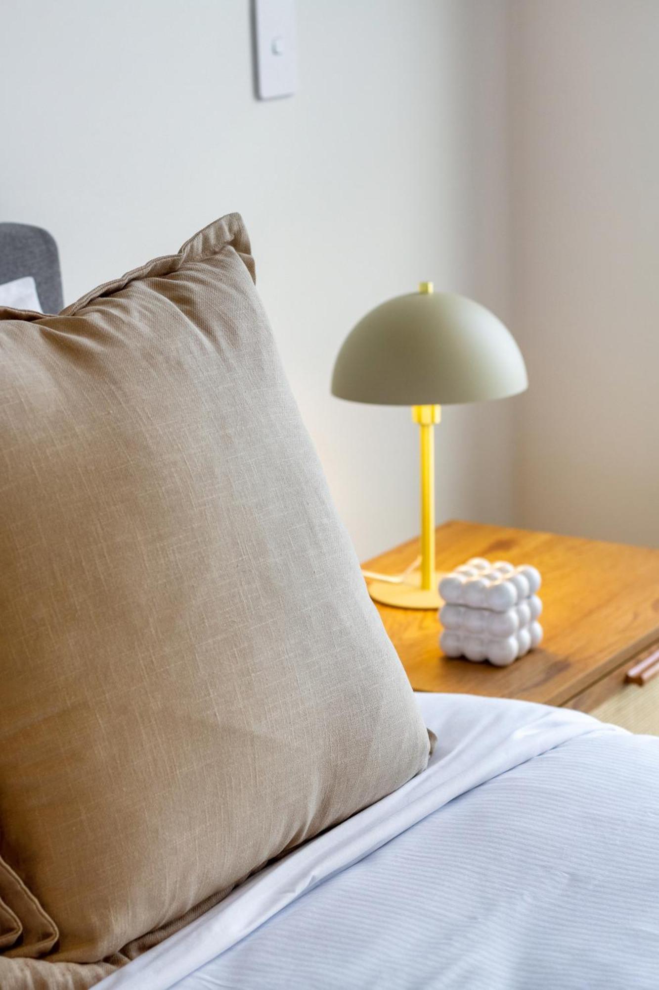 2 Bed, 2 Bath W Sofa Bed - Great Cafes Nearby Appartement Christchurch Buitenkant foto