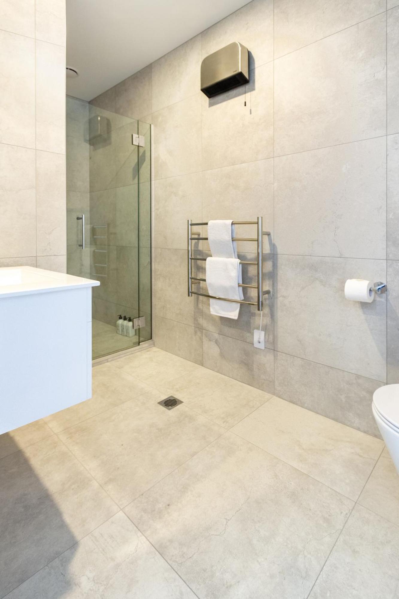 2 Bed, 2 Bath W Sofa Bed - Great Cafes Nearby Appartement Christchurch Buitenkant foto