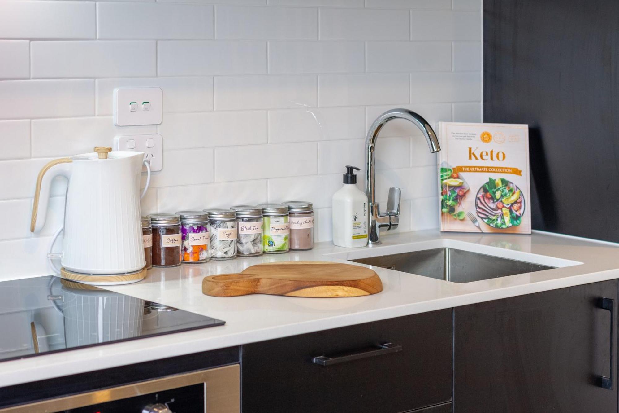 2 Bed, 2 Bath W Sofa Bed - Great Cafes Nearby Appartement Christchurch Buitenkant foto
