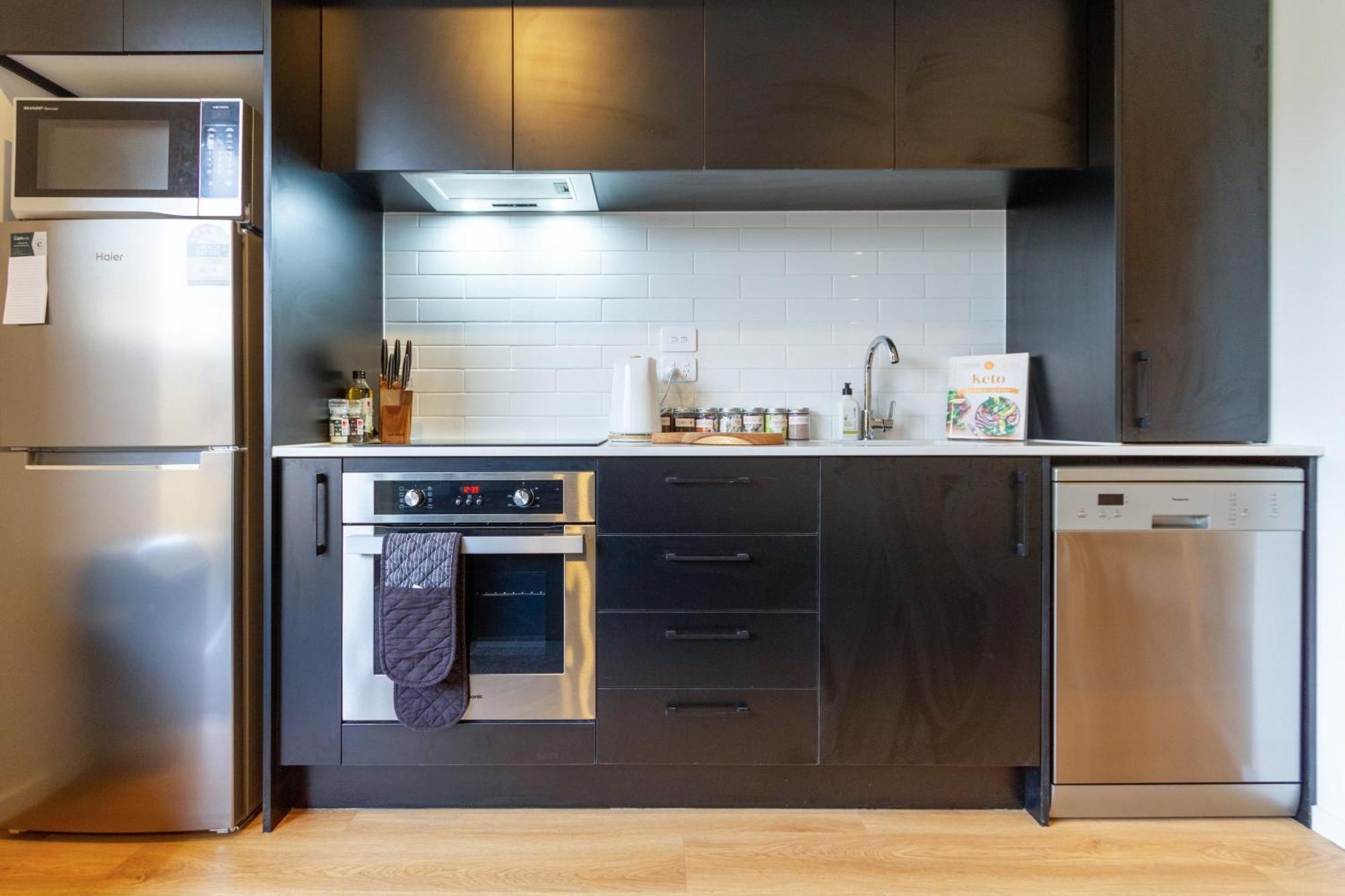 2 Bed, 2 Bath W Sofa Bed - Great Cafes Nearby Appartement Christchurch Buitenkant foto